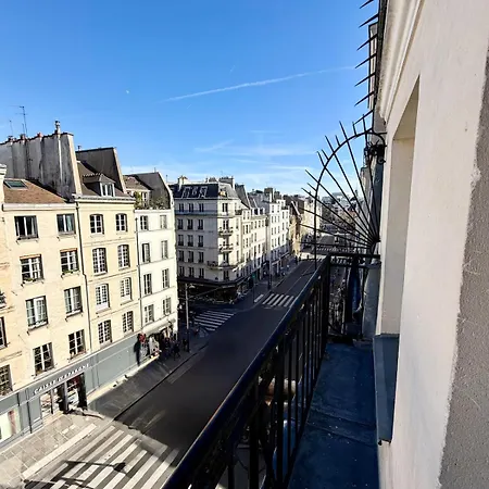 Luxury - Heart Of Le Marais With Balcony Parigi